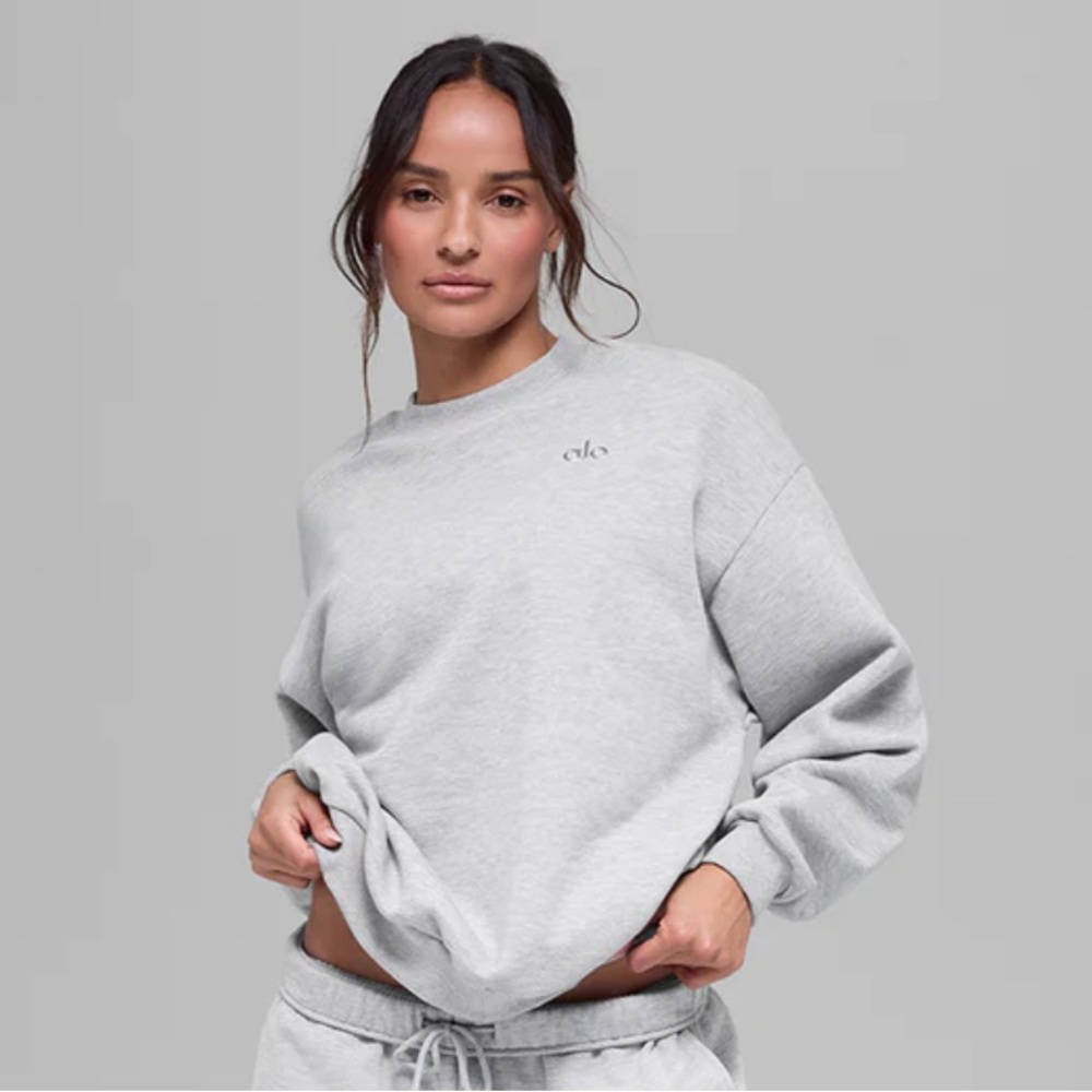 ALO Yoga Women's Light Gray Sweatshirt